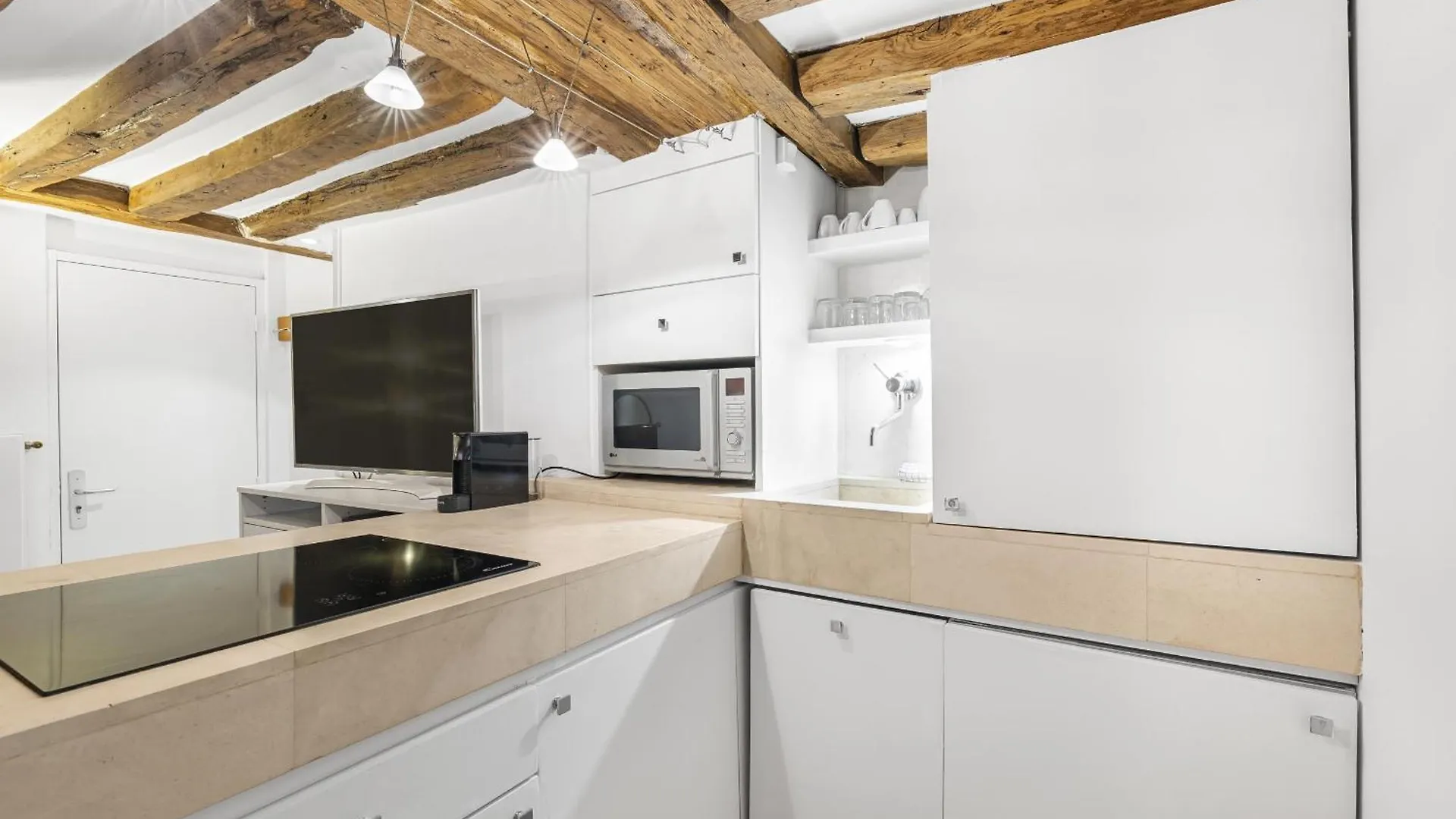 Apartment Caprice Amour Paris