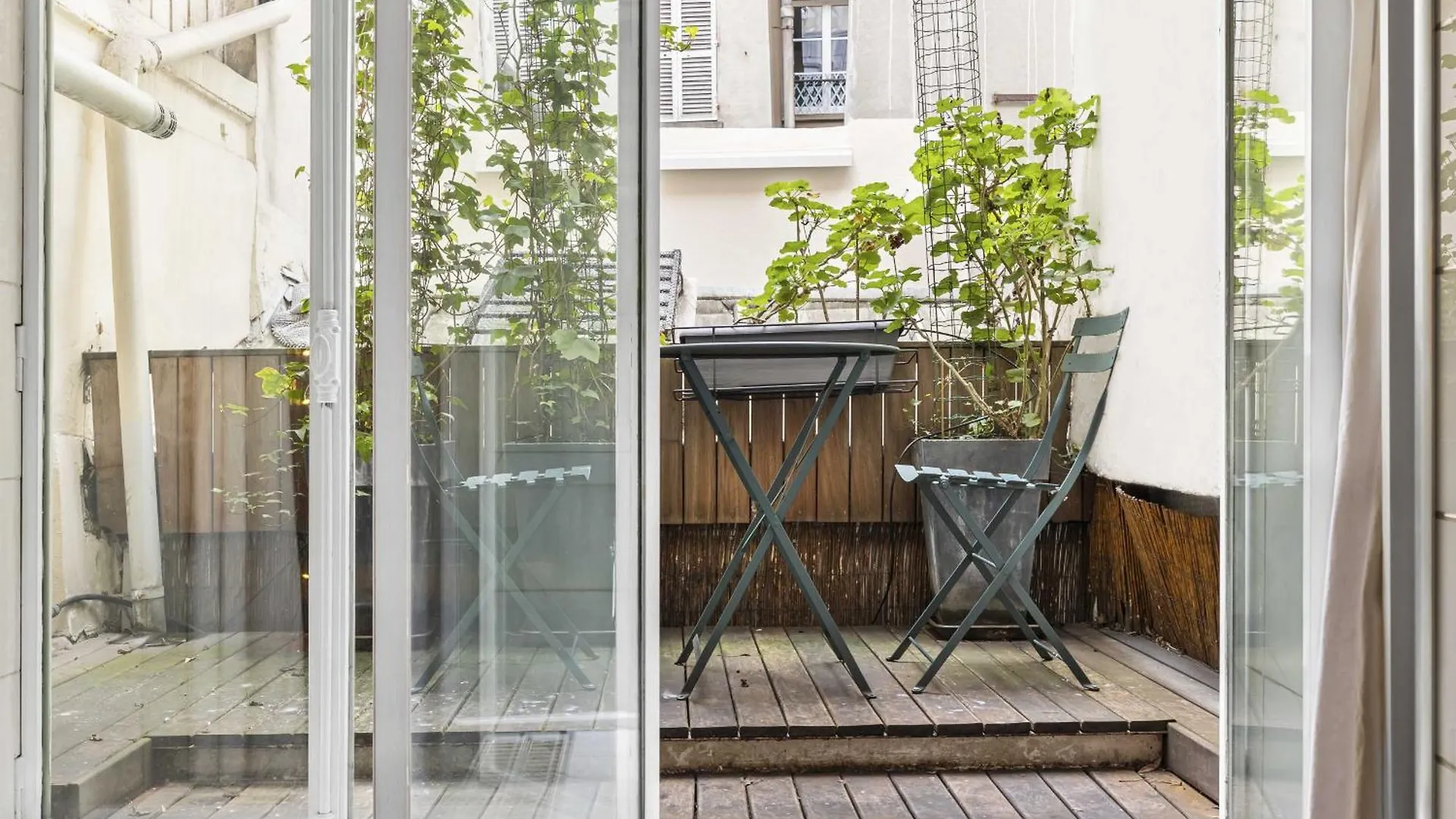 Caprice Amour Apartment