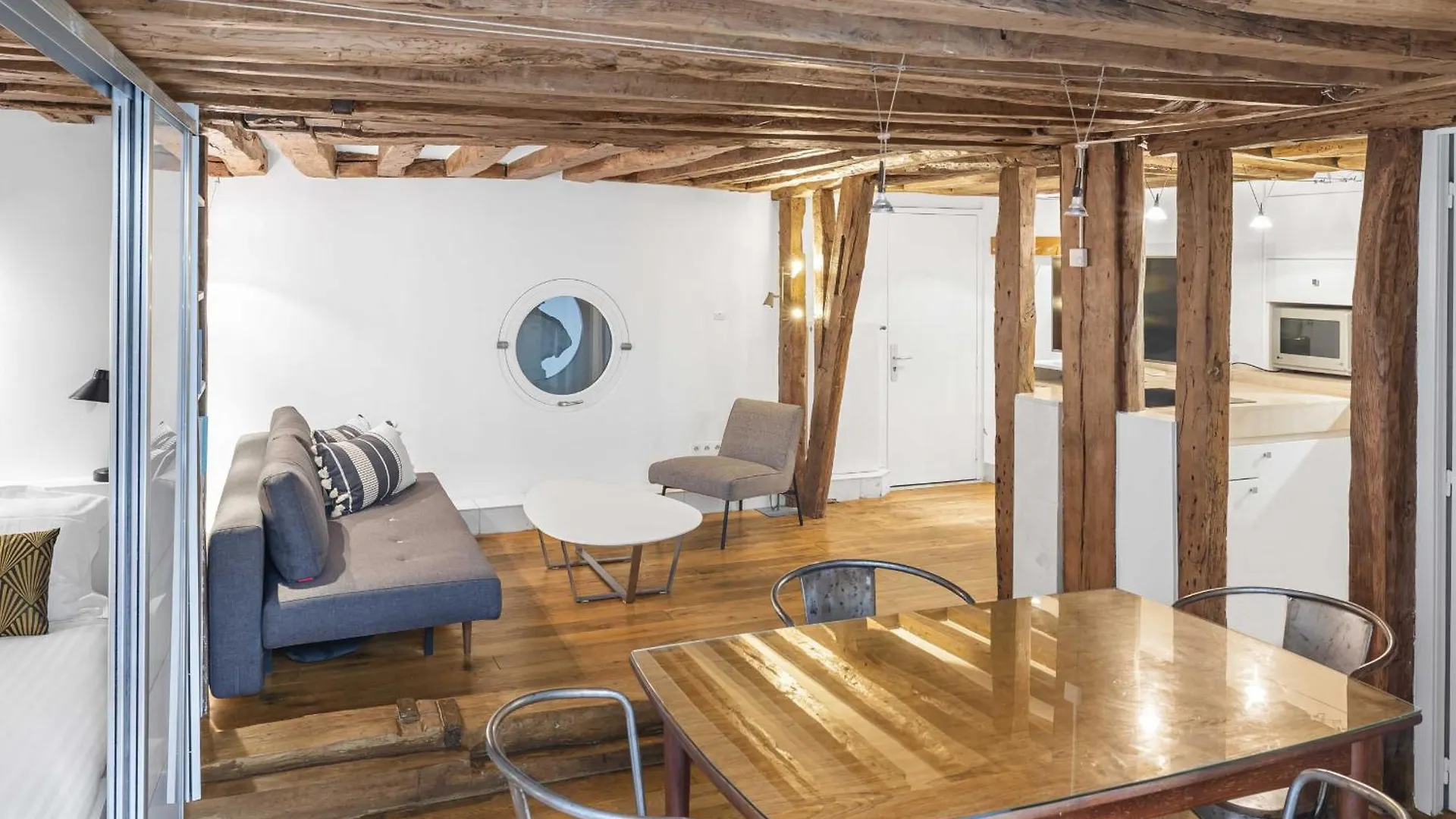 Caprice Amour Apartment *